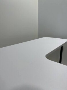 Стол письменный угловой дизайнерский лофт THETABLE RU 150х100 2.23/3.1 Стол письменный угловой дизайнерский лофт THETABLE RU 150х100 2.23/3.1