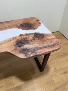 Стол письменный компьютерный с вырезом THETABLE 140х80 см 3.11/2.1