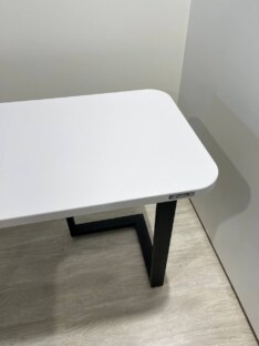 Стол письменный угловой дизайнерский лофт THETABLE RU 150х100 2.23/3.1 Стол письменный угловой дизайнерский лофт THETABLE RU 150х100 2.23/3.1