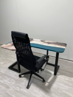 Стол письменный угловой дизайнерский лофт THETABLE RU 150х100 3.29/3.1 Стол письменный угловой дизайнерский лофт THETABLE RU 150х100 3.29/3.1