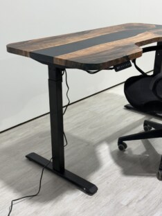 Стол компьютерный с подъемным механизмом и вырезом дизайнерский лофт THETABLE RU 140х70 3.26/14.1 Стол компьютерный с подъемным механизмом и вырезом дизайнерский лофт THETABLE RU 140х70 3.26/14.1