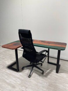 Стол компьютерный угловой дизайнерский лофт THETABLE RU 160х110 3.3/3.1 Стол компьютерный угловой дизайнерский лофт THETABLE RU 160х110 3.3/3.1