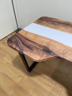 Стол письменный компьютерный с вырезом THETABLE 140х80 см 3.11/2.1